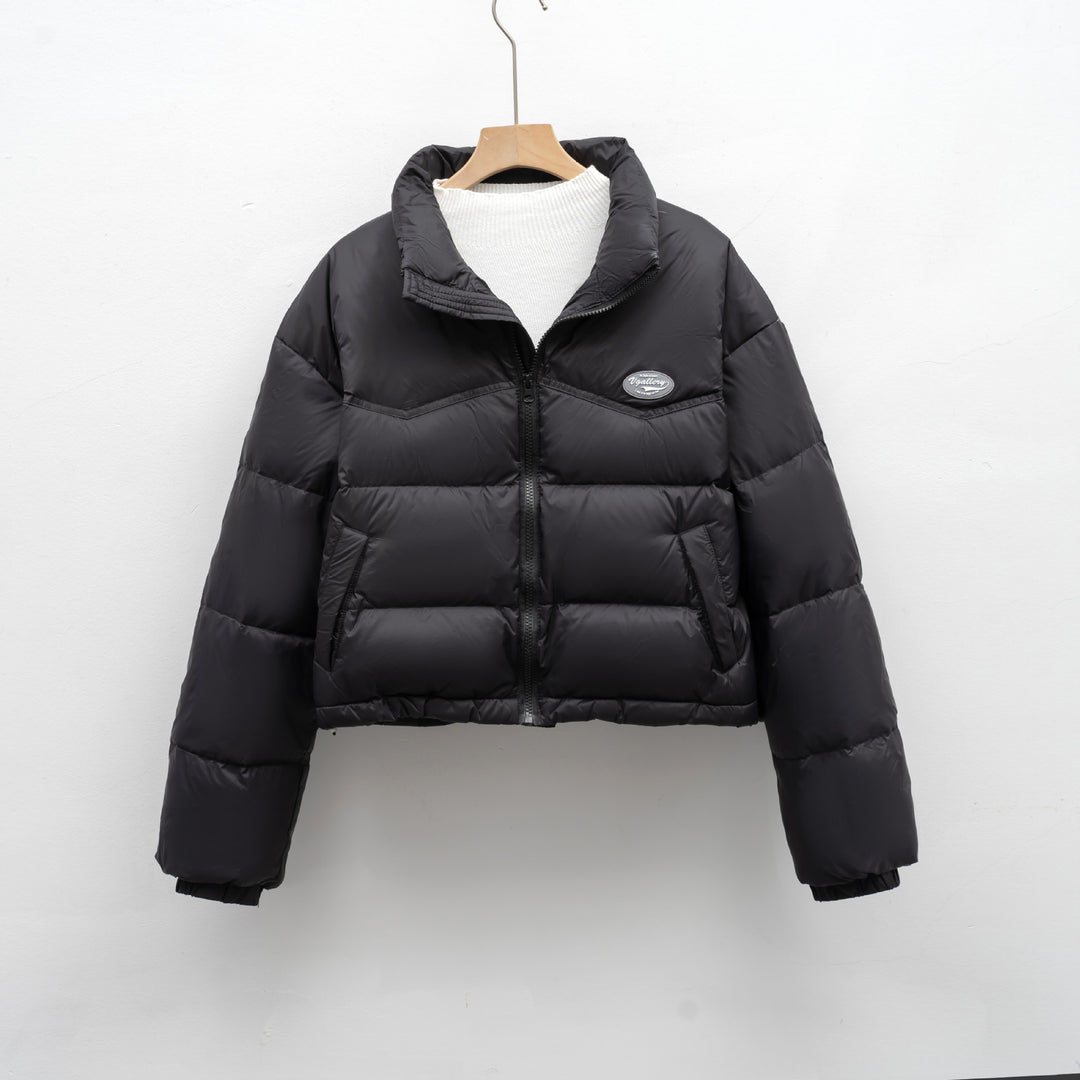 Damen modische kurz geschnittene Steppjacke mit hohem Kragen und praktischem Reißverschluss R&B