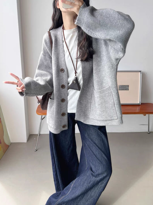 Damen Gemütliche Strickjacke mit großen Taschen und Knopfdetail R&B