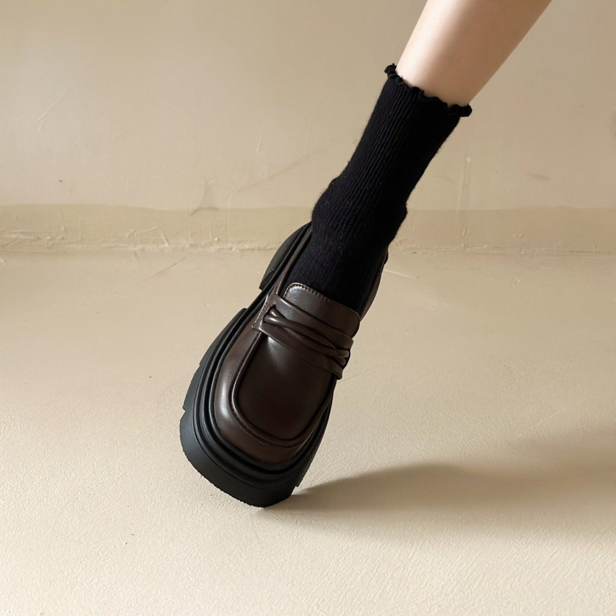 Damen Modische Loafers mit glänzender Oberfläche und robustem Plateau R&B