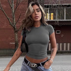 Damen sportliches Kurzarm-T-Shirt mit hochgeschlossenem Schnitt und figurbetonter Passform EB