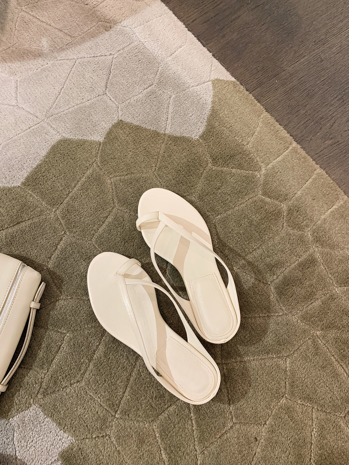 Damen Zehentrenner-Sandalen mit elegantem Riemendesign und flexiblem Fußbett R&B
