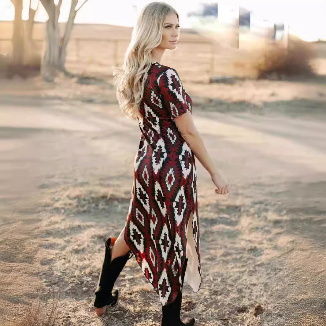 Damen Maxikleid mit tribal-inspiriertem Muster und hochstylisierten Seitenschlitzen R&B