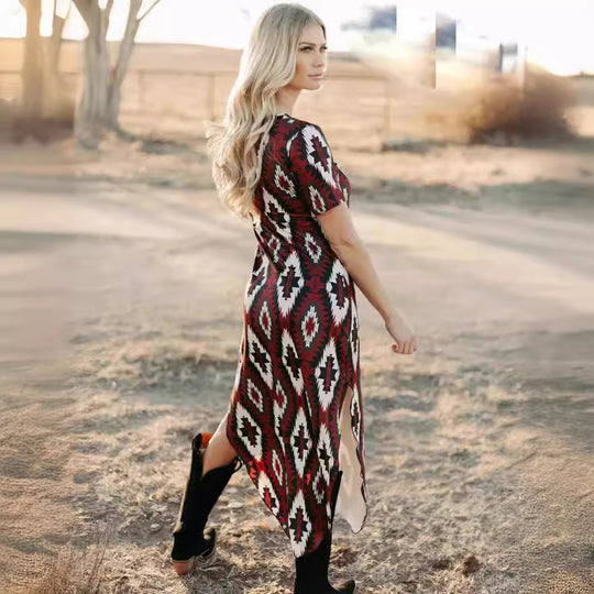 Damen Maxikleid mit tribal-inspiriertem Muster und hochstylisierten Seitenschlitzen R&B