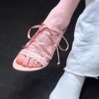 Damen Schnürsandalen aus Softmaterial mit zierlichen Riemen R&B