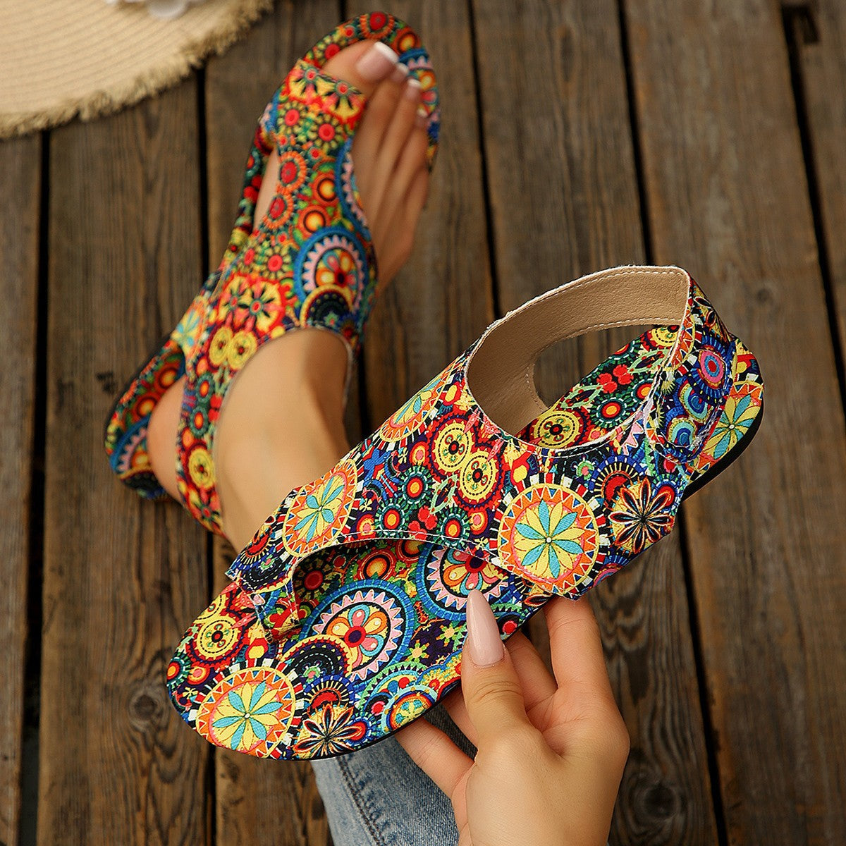 Damen modische Sandalen mit floralem Muster und komfortablem Fußbett R&B