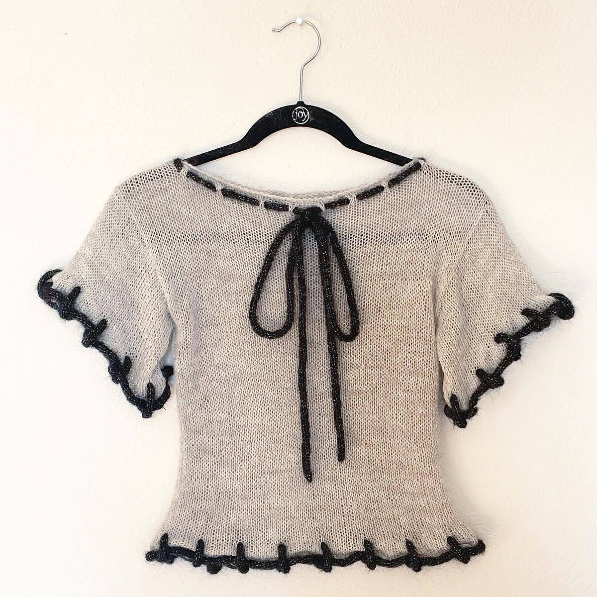 Damen modisches transparentes Strickoberteil mit dekorativen Profilschnüren R&B
