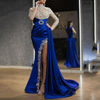 Damen Elegantes Abendkleid mit aufwendigen Spitzenapplikationen und hohem Schlitz R&B