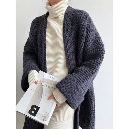 Damen Lange Strickjacke mit praktischen Taschen und modischem Zopfmuster R&B