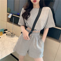 Damen Freizeit-Set mit cropped Oberteil und Shorts im lässigen Stil