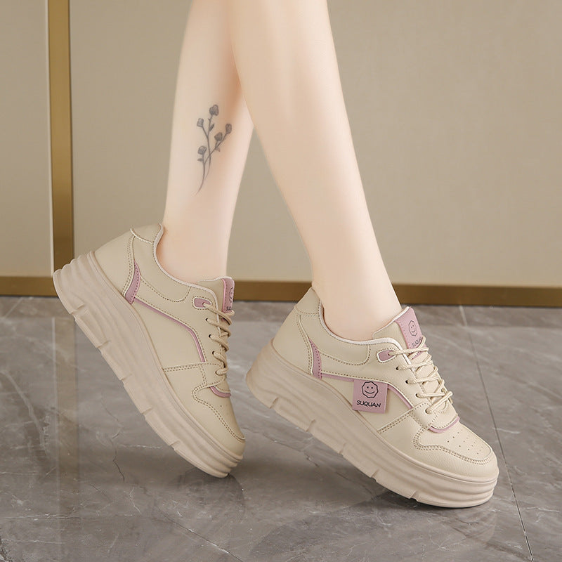 Damen Plattform Sneakers mit auffälligem Design und gepolsterter Sohle R&B