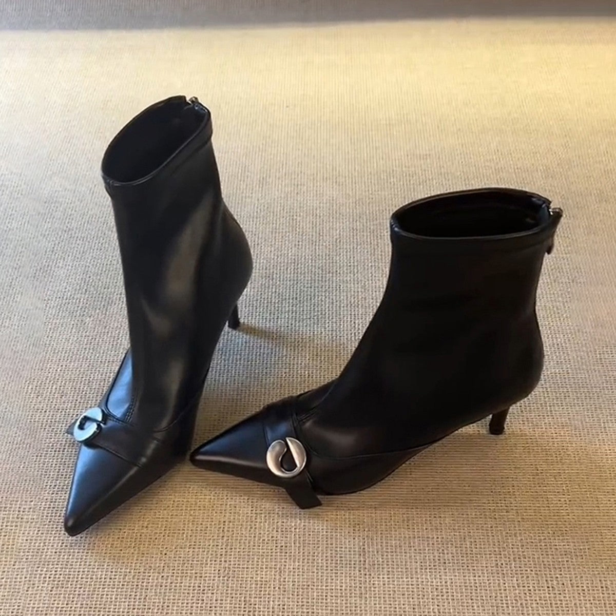Damen elegante High Heel Stiefeletten mit modischer Schnallenverzierung R&B