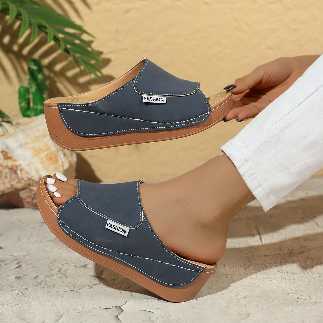 Damen Komfortable Wedge-Pantoletten mit flexibler Sohle und stylischem Riemen R&B