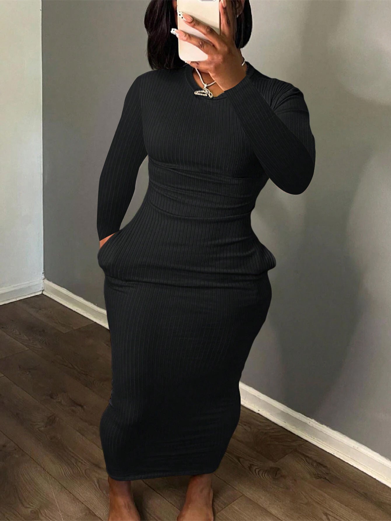 Damen Figurbetontes Rippkleid mit langem Arm und eleganter Silhouette R&B