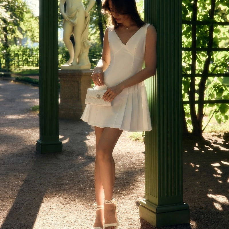 Damen Designer-Playdress mit fließendem Rock und V-Ausschnitt R&B