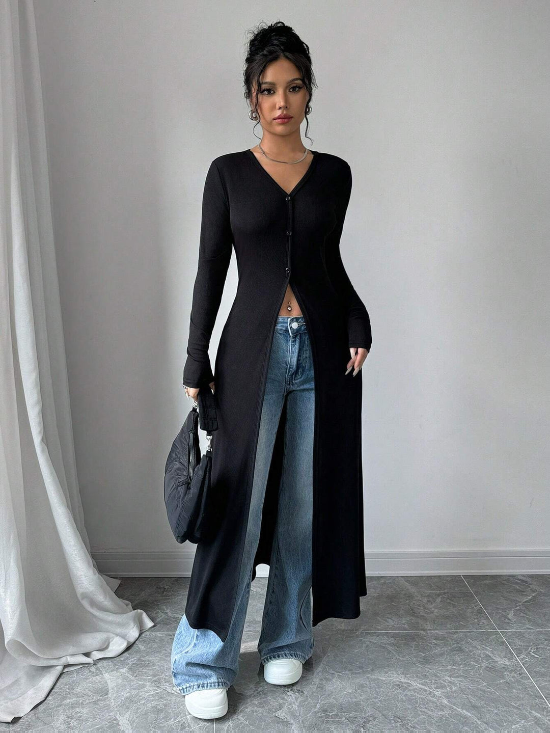 Damen Langstrickjacke mit V-Ausschnitt und Knopfverschluss R&B