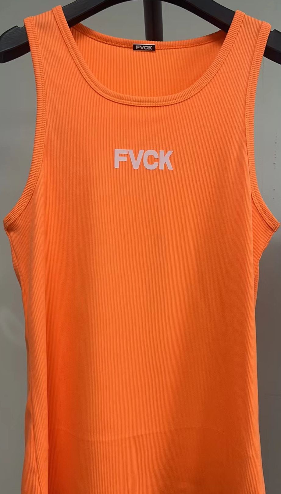 Damen Sportliches Tanktop aus leichtem Rippenmaterial R&B