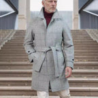 Herren modischer Trenchcoat mit praktischen Taschen und modernem Schnitt R&B