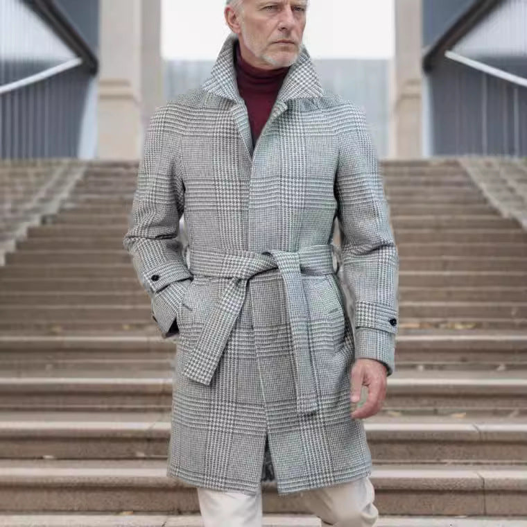 Herren modischer Trenchcoat mit praktischen Taschen und modernem Schnitt R&B