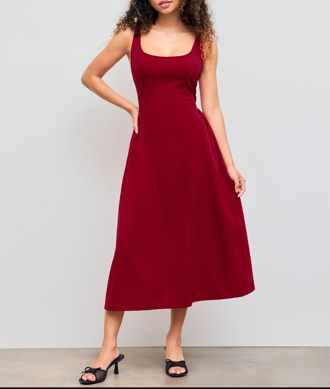 Damen Maxikleid mit schulterfreiem Design und figurfreundlichem Schnitt R&B