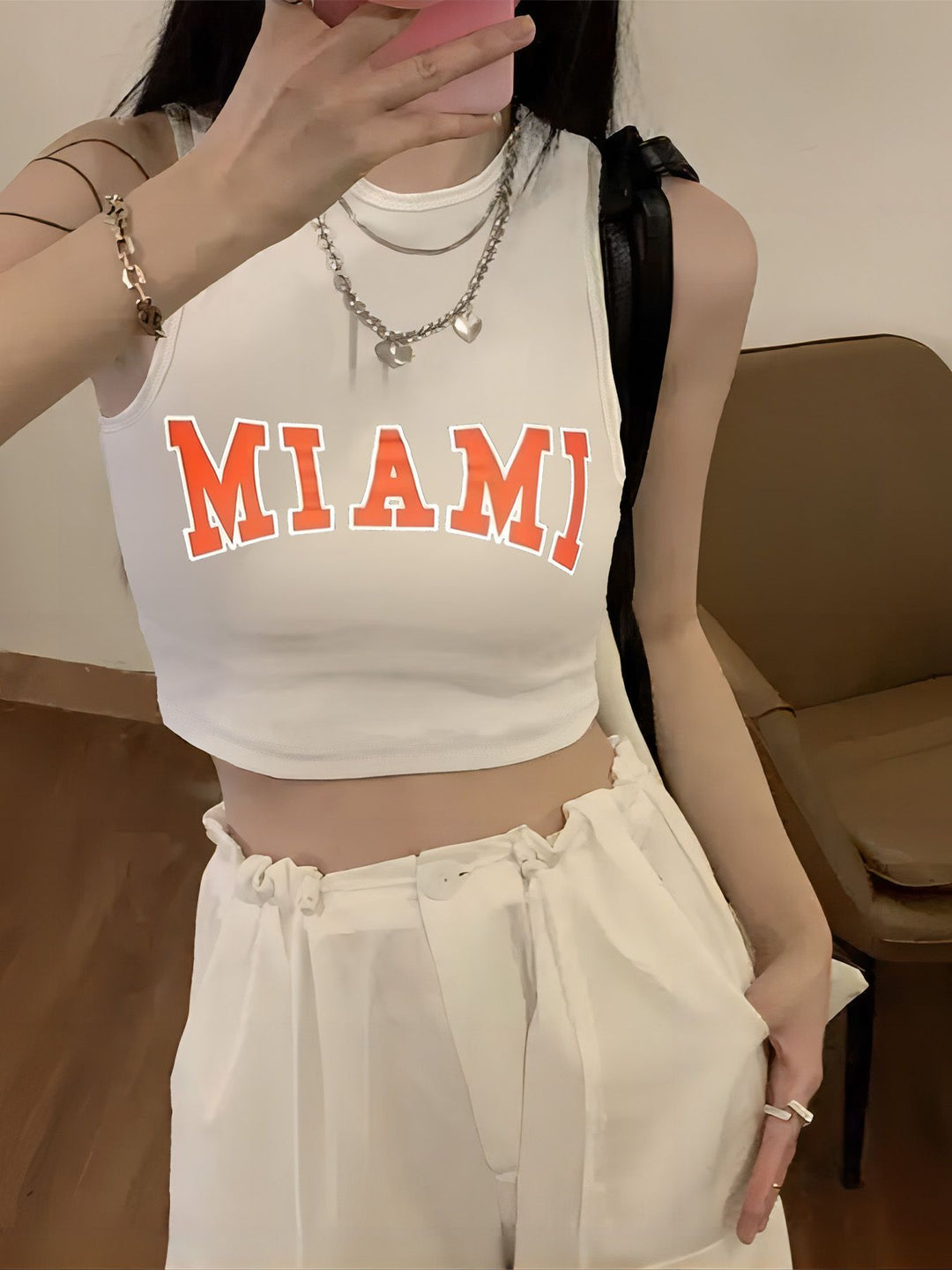 Damen Crop-Top mit auffälligem Schriftzug und körpernahem Schnitt R&B