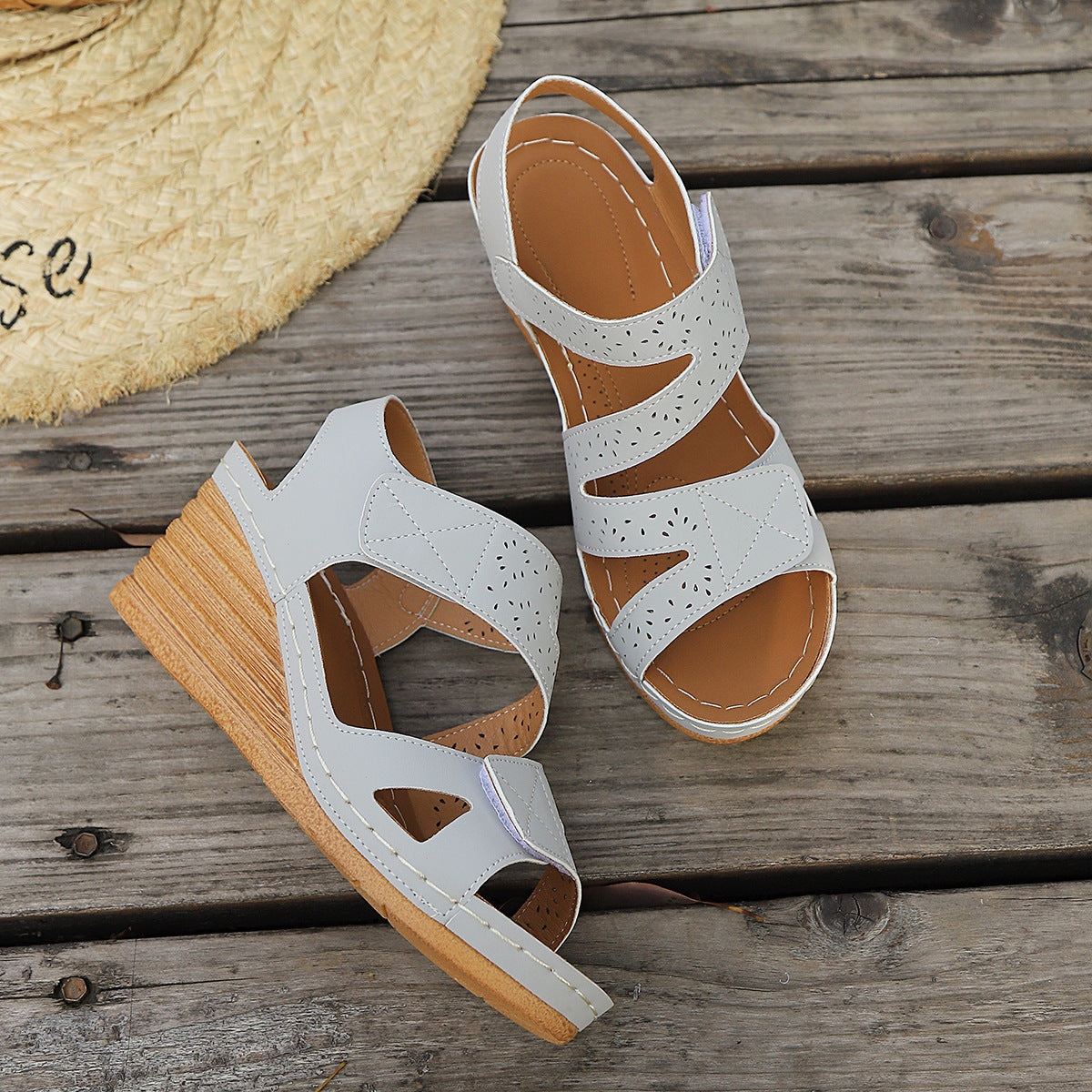Damen Wedge-Sandaletten mit verzierten Riemen R&B