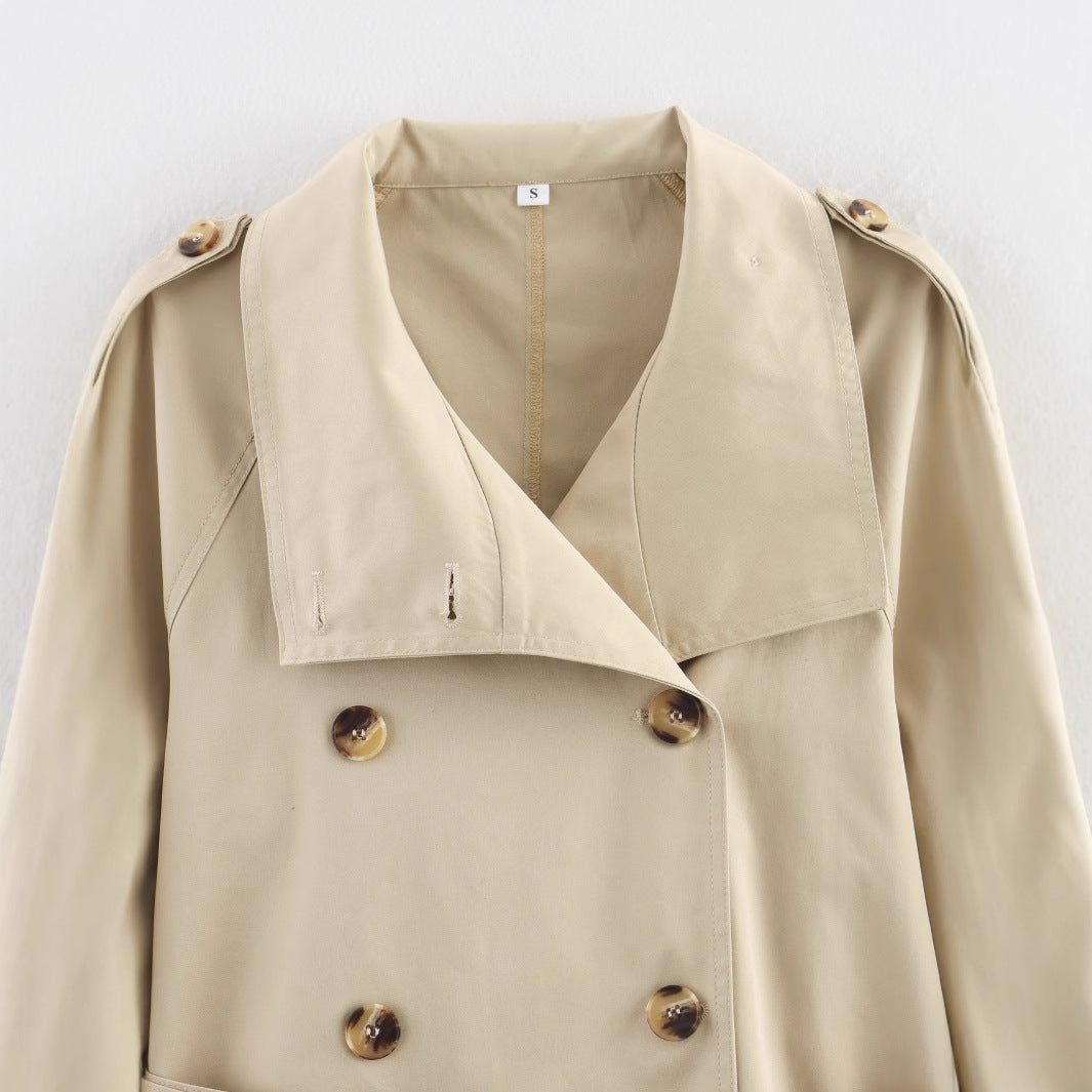 Damen modischer Trenchcoat mit hoch geschlossenem Kragen und praktischen Schulterriegeln R&B