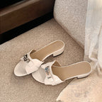Damen elegante Pantoletten mit modischem Kettendetail R&B
