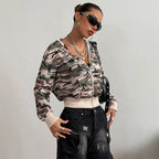 Damen Cargojacke im trendigen Camouflage-Design mit Kapuze und elastischem Bund R&B