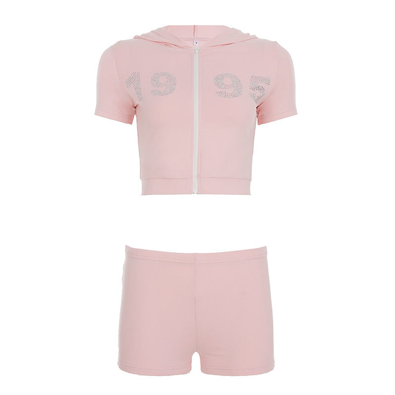 Damen sportliches cropped Hoodie-Set mit kurzen Shorts und glänzenden Akzenten R&B