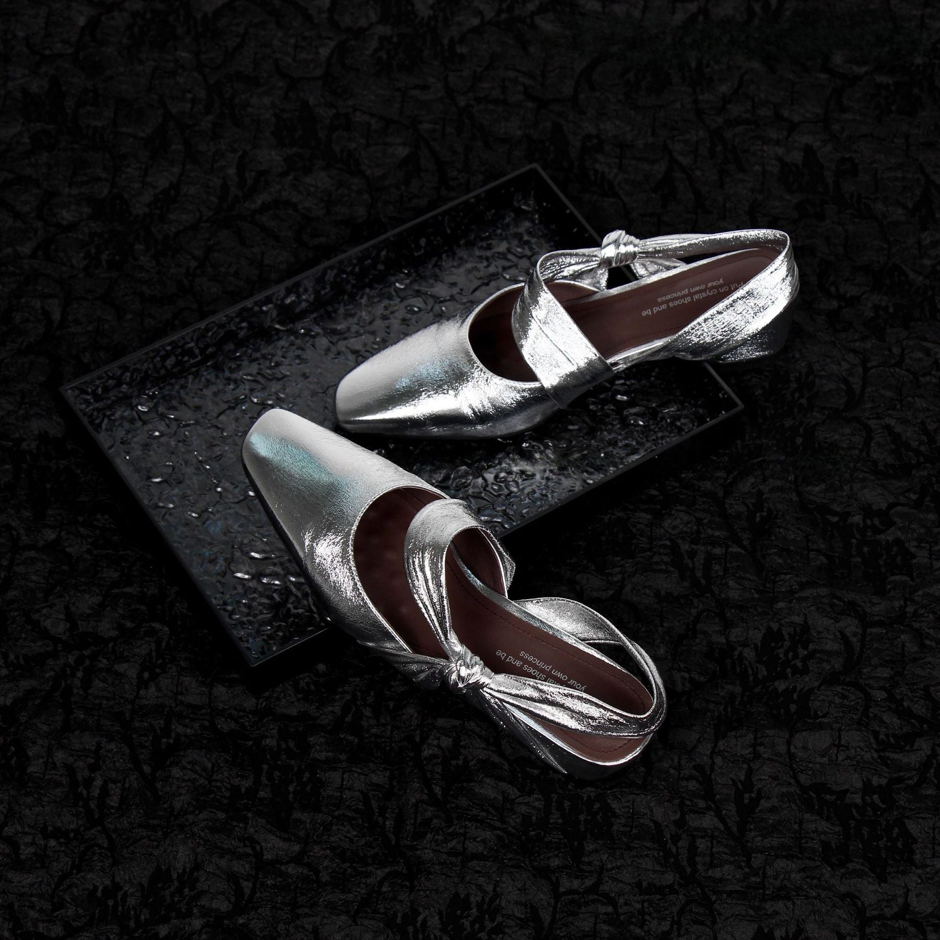 Damen Slingback-Pumps mit elegantem Knöchelriemen und modischem Glanz