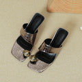 Damen Elegante Slides mit modischem Schlangenleder-Design und dekorativem Schmuck