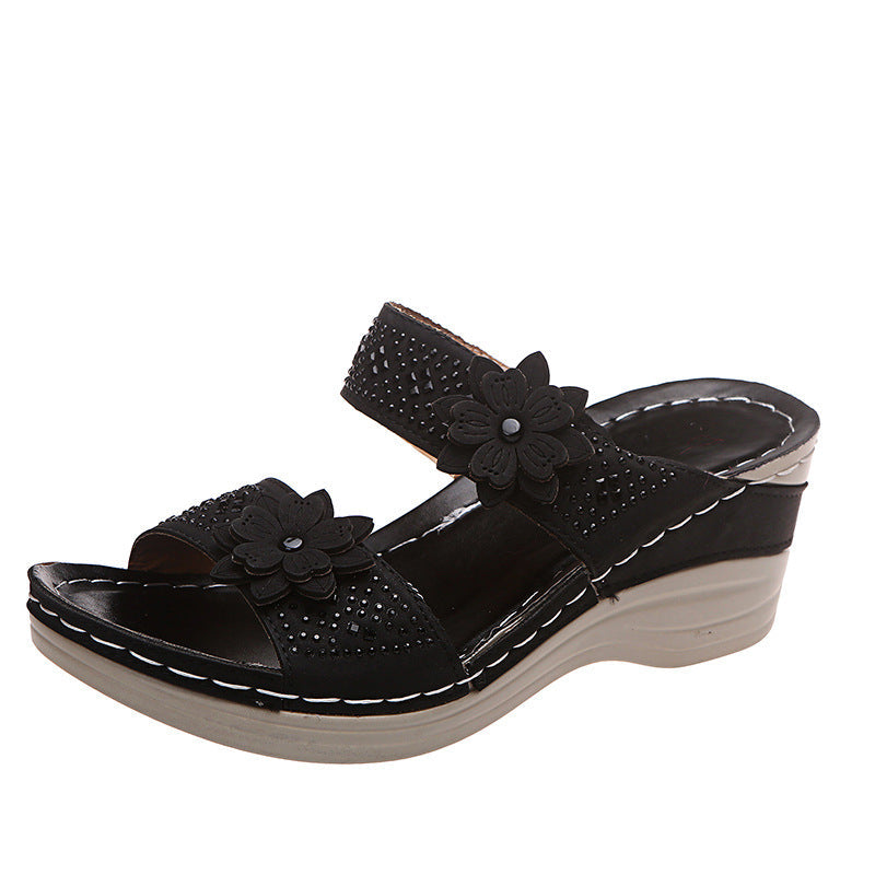 Damen Komfortable und modische Riemensandalen mit floralem Design
