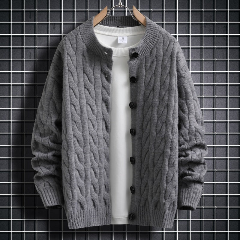 Herren Strickjacke mit modernem Zopfmuster und durchgehendem Knopfverschluss R&B