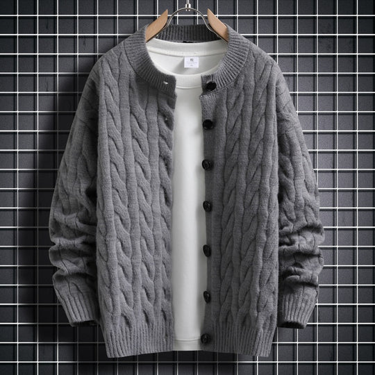 Herren Strickjacke mit modernem Zopfmuster und durchgehendem Knopfverschluss R&B