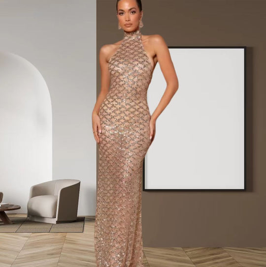 Damen Glamouröses Abendkleid mit figurbetonendem Schnitt und hochgeschlossenem Halterneck R&B
