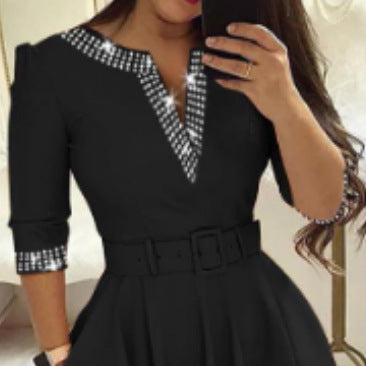 Damen Elegantes Wickelkleid mit Gittermuster und Taillengürtel R&B