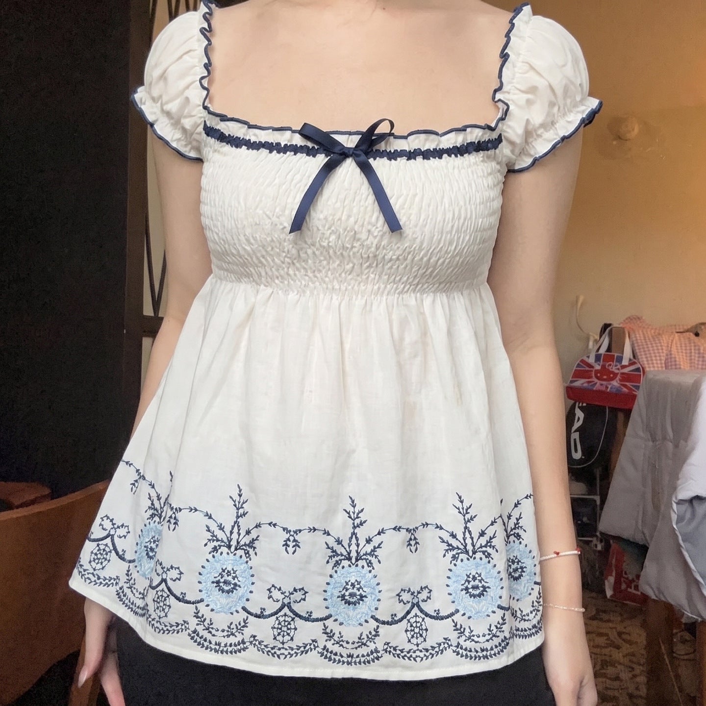 Damen Baumwollbluse mit floralem Stickdesign und schickem Rüschensaum R&B