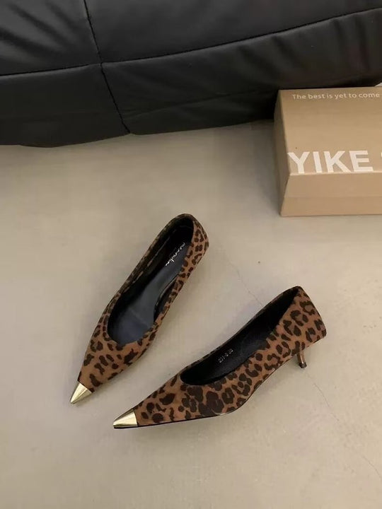 Damen elegante spitze Pumps mit goldener Zehenkappe R&B
