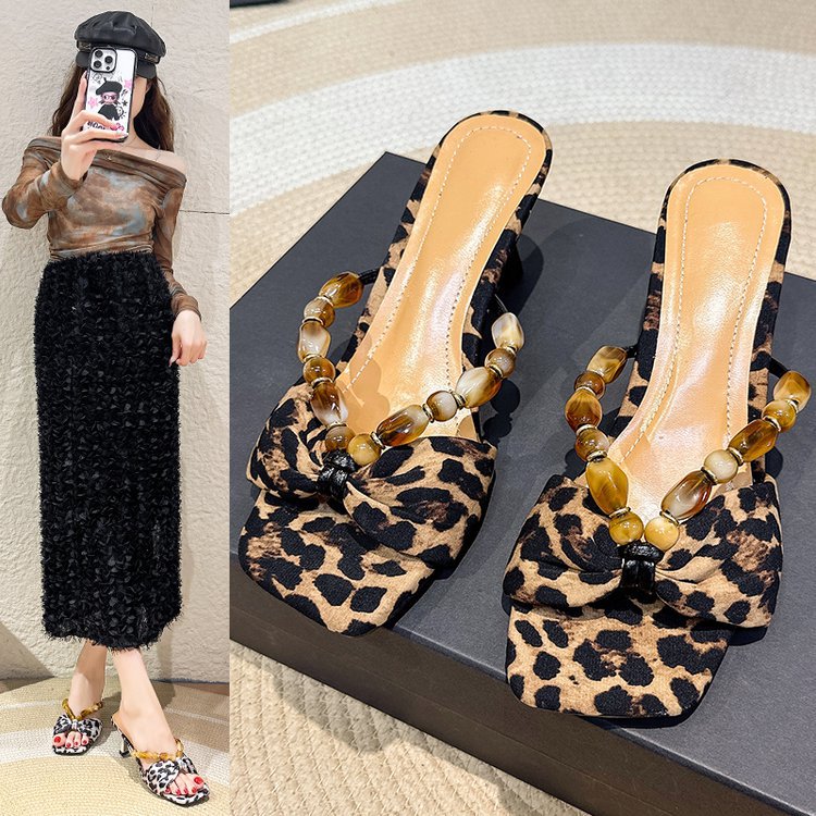 Damen Elegante Slingback Sandaletten mit tierischem Muster und Schmuckdetails R&B