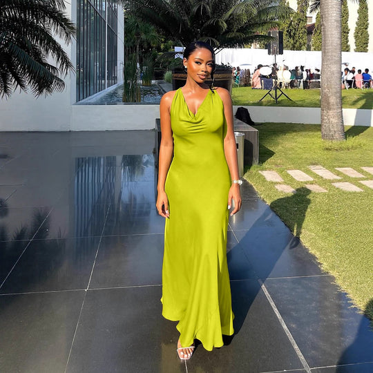 Damen Maxikleid mit tiefem Wasserfallausschnitt und figurumspielendem Schnitt R&B