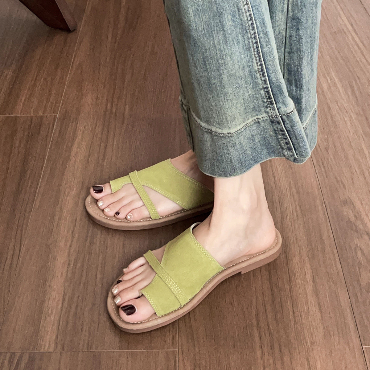 Damen Riemensandalen mit bequemen Fußbett und eleganten Kreuzriemen