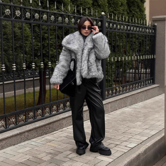 Damen elegante Kunstfelljacke mit voluminösem Kragen und verschließbaren Taschen R&B