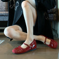 Damen Ballerinas mit elegantem Riemen und hochwertigem Lackleder R&B
