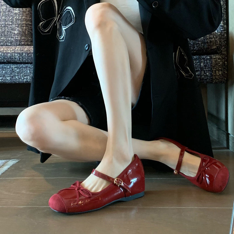 Damen Ballerinas mit elegantem Riemen und hochwertigem Lackleder R&B