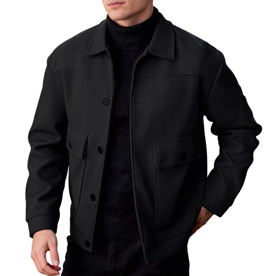 Herren nan kurze Woll-Feldjacke mit Hemdkragen aufgesetzten Pattentaschen und klarer Silhouette R&B