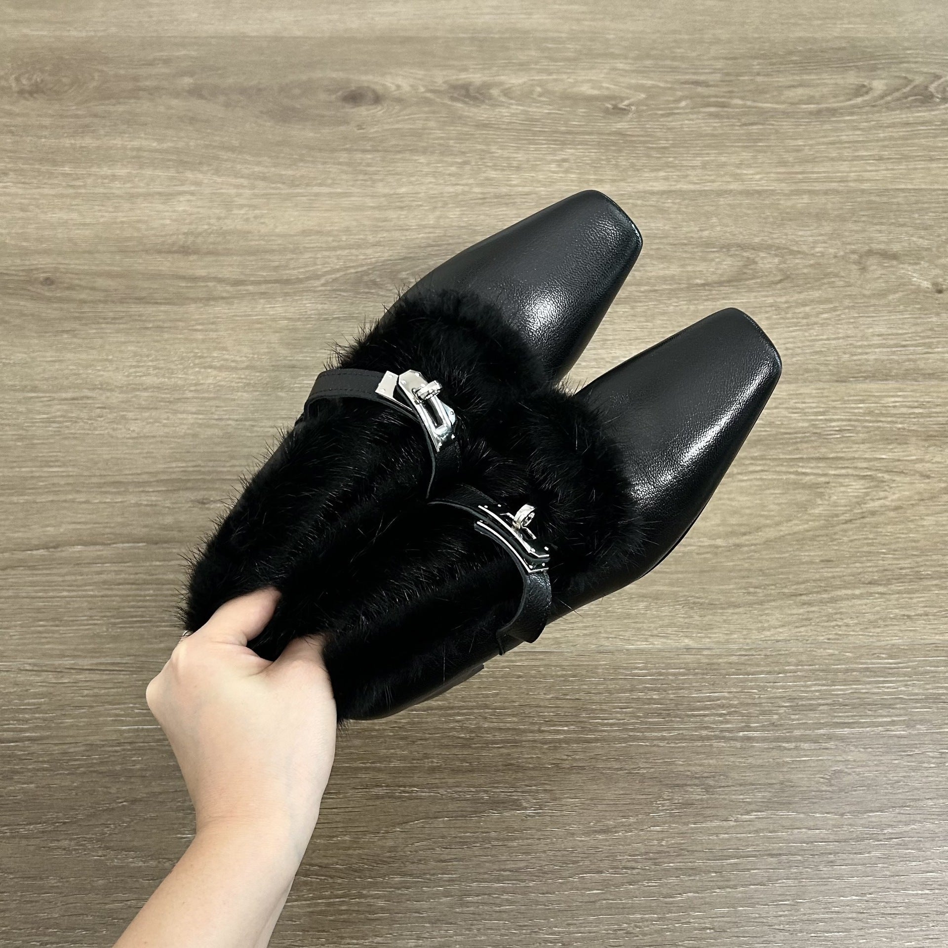 Damen elegante Ballerina-Schuhe mit Kuschelfell-Besatz und schickem Riemen
