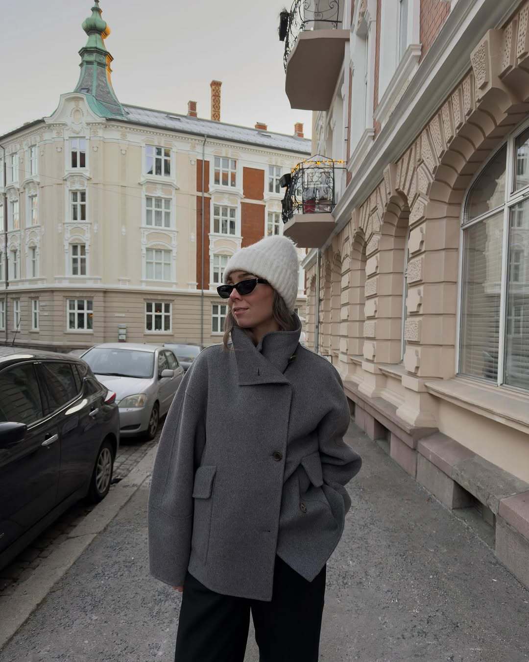 Damen Oversized Wolljacke mit ausgefallenem Schnitt und praktischen Taschen R&B