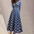 Damen Maxikleid mit tiefem V-Ausschnitt und floralen Motiven R&B