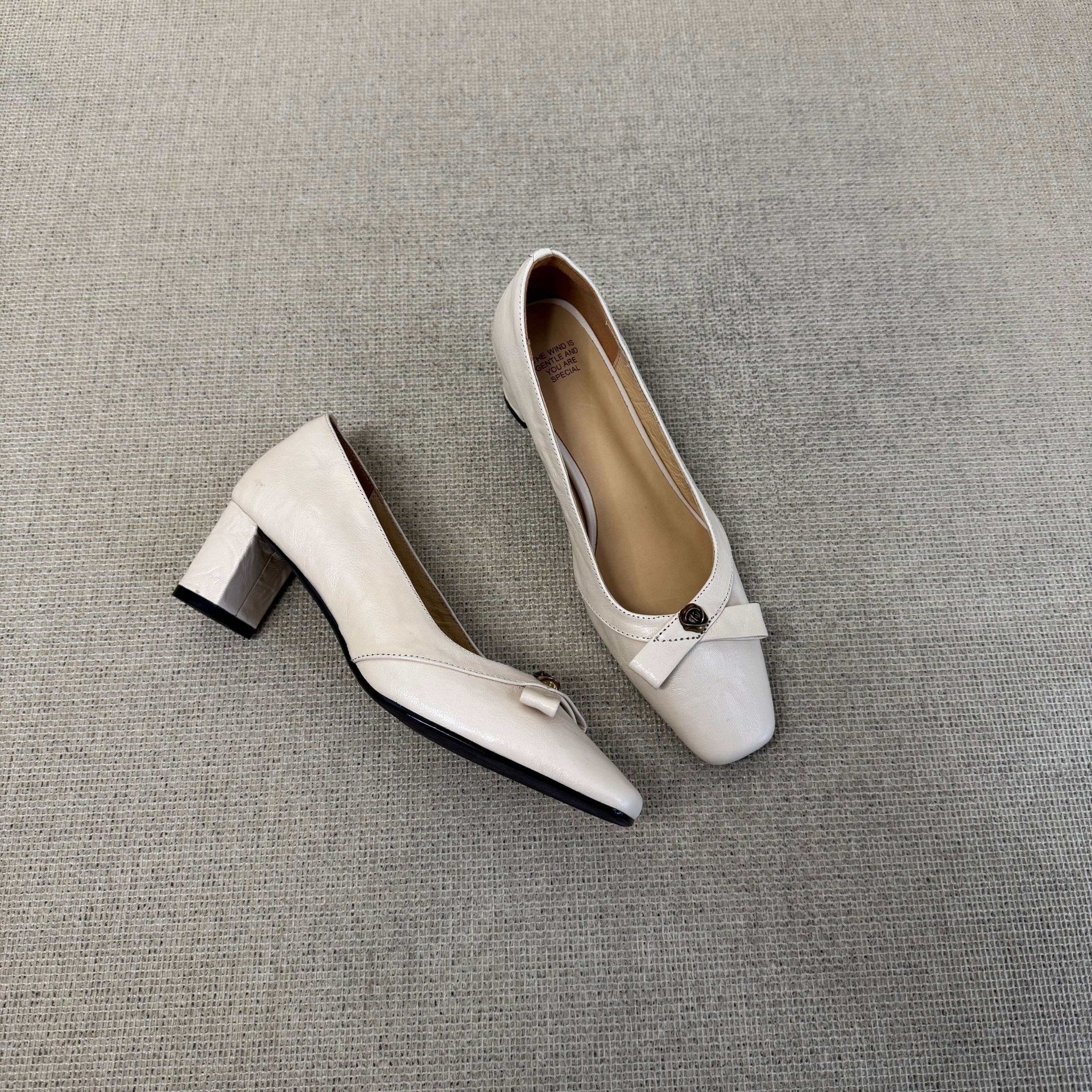 Damen elegante Blockabsatz-Pumps mit modischem Riemchen