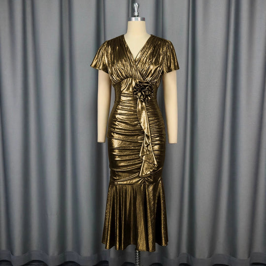 Damen figurbetontes Abendkleid mit schimmerndem Material und Rüschendetails R&B
